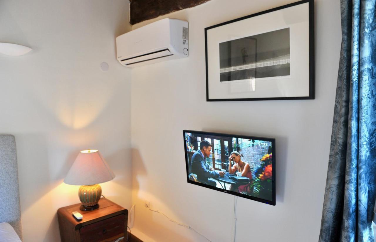 Loft Apartment , La Terrasse Centre Ville D'Arles, Bagian luar foto